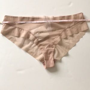 NIP HANRO smooth illusion no-show panty size L